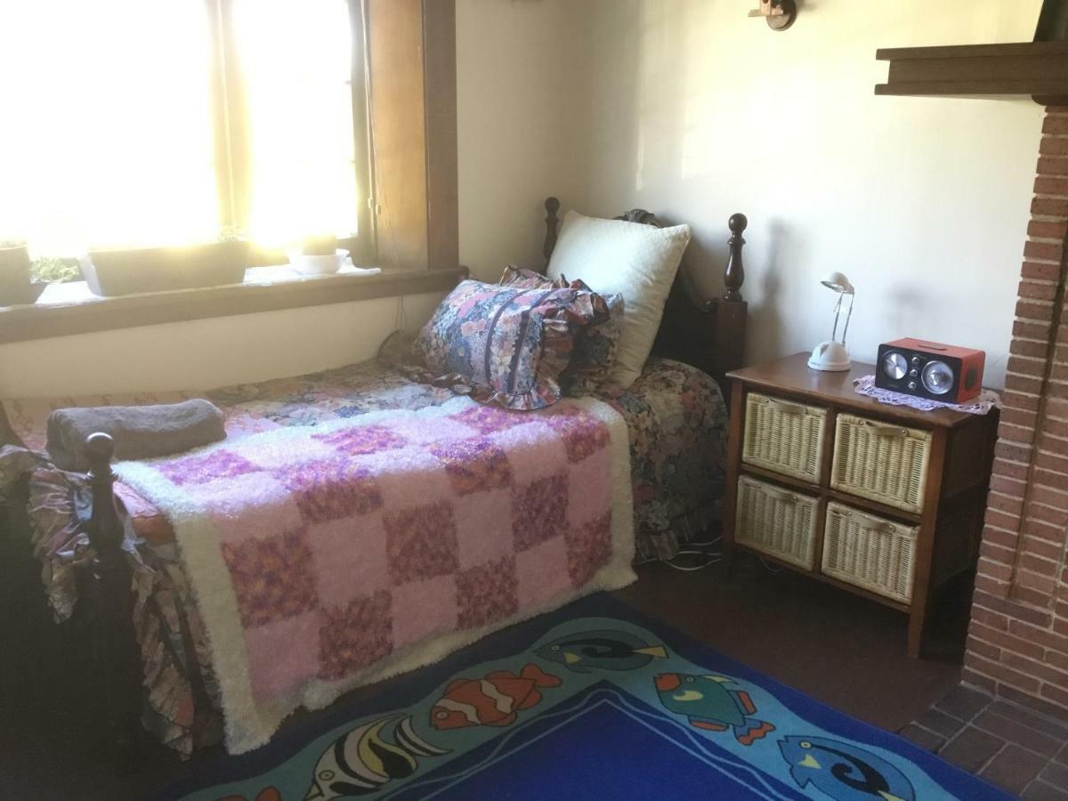 Fireside Inn Guesthouse โกลเบิร์น ภายนอก รูปภาพ